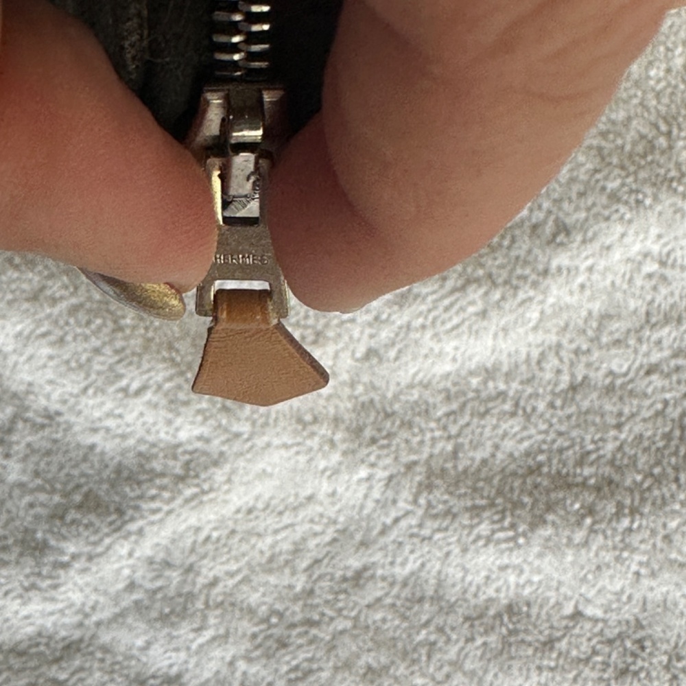 Hermes 'Fourre Tout PM' Zippy Wallet - Picture 15 of 15
